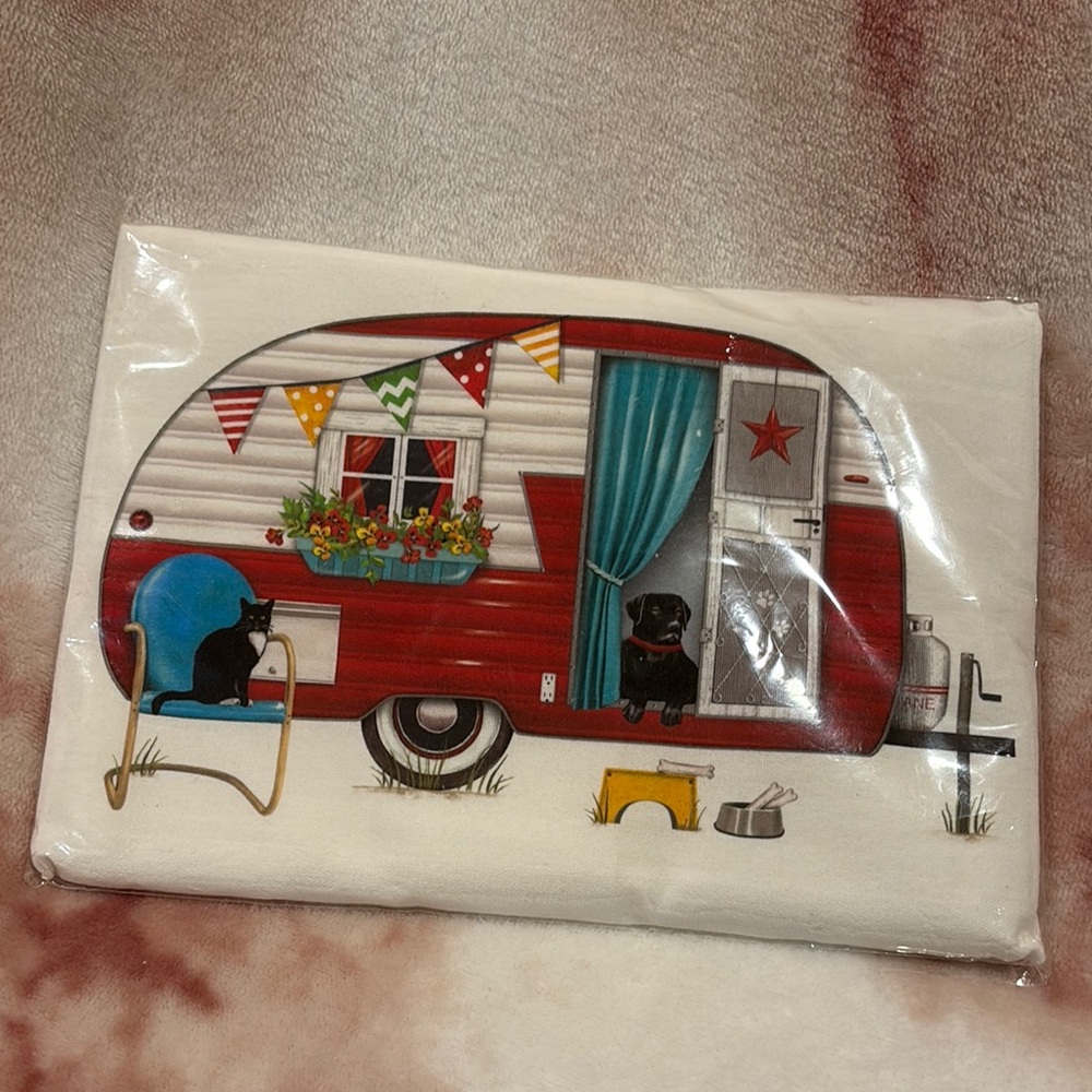 Vintage Camper Mary Lake Thompson Flour Sac Cotton Kitchen Towel NWT 30x30”